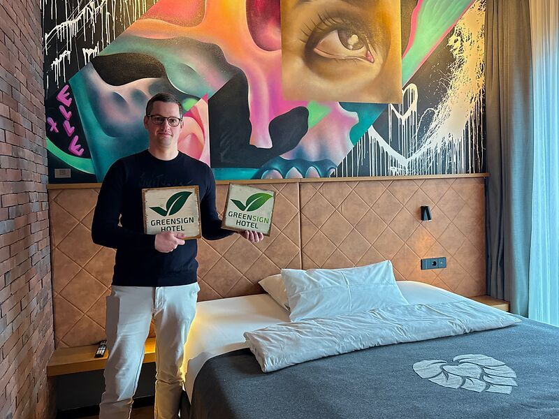 Engagement für mehr Nachhaltigkeit: Liebesbier Urban Art Hotel erhält GreenSign Hotel Zertifizierung