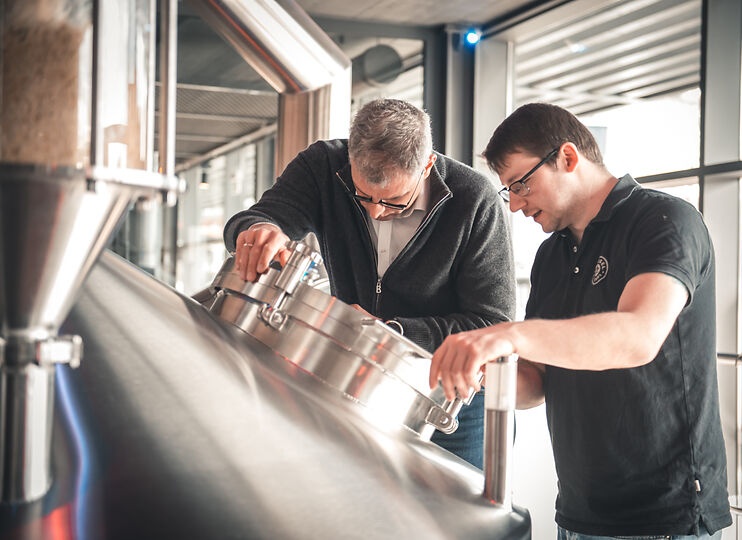 Wir pflegen engen Kontakt zu unseren Hopfenbauern