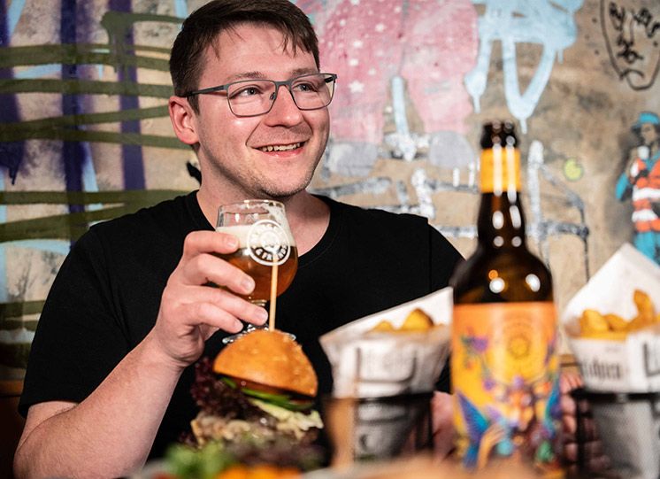 Markus Briemle drinks an India Ale